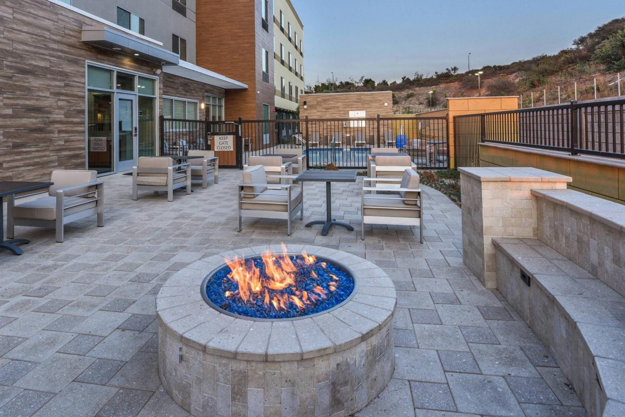 Fairfield Inn & Suites By Marriott Moorpark Ventura County Bagian luar foto