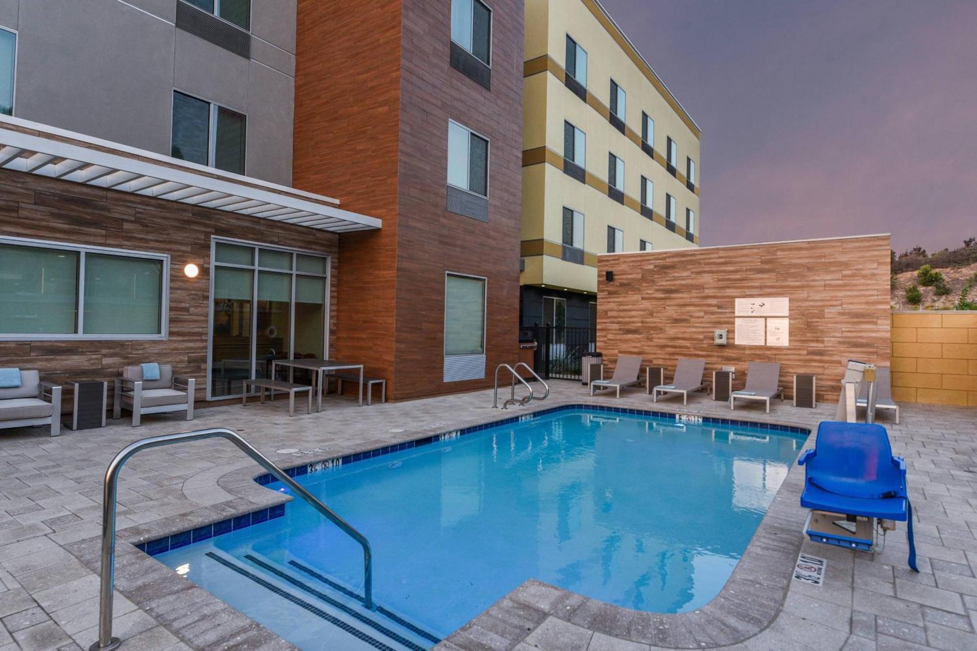 Fairfield Inn & Suites By Marriott Moorpark Ventura County Bagian luar foto