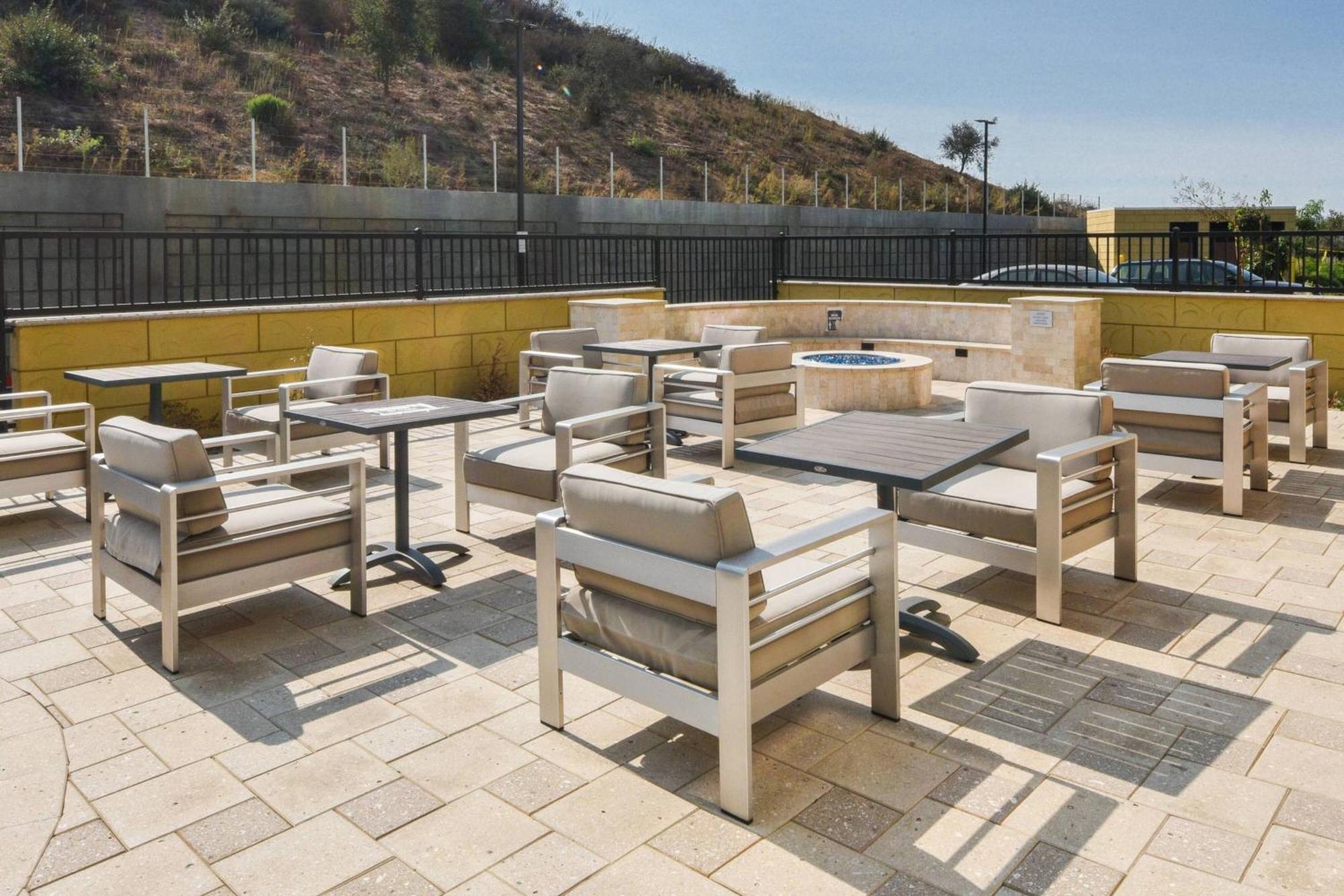 Fairfield Inn & Suites By Marriott Moorpark Ventura County Bagian luar foto